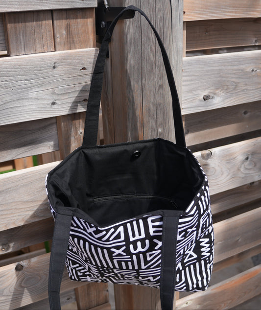 Storyline Large Tote