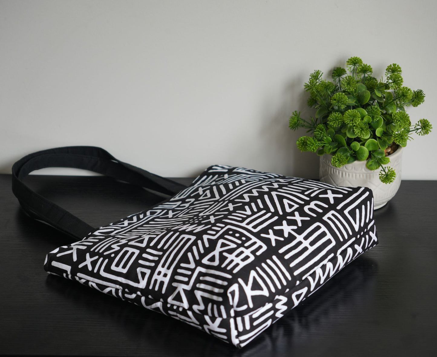 Storyline Large Tote